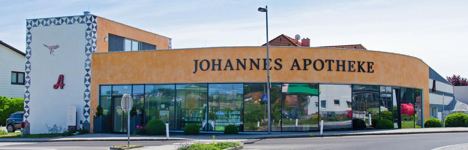 Außenansicht der Johannes Apotheke in Altenberg
