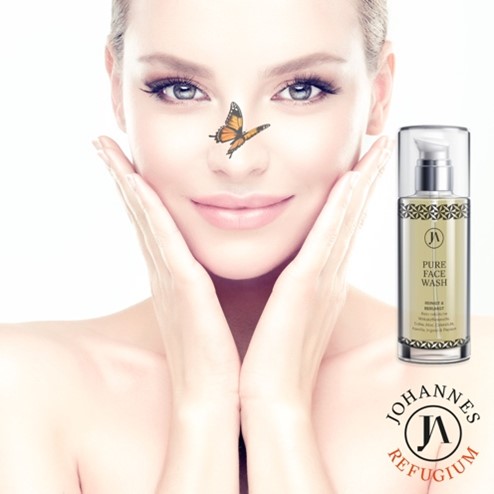 Symbolbild einer Frau mit Lächeln und Schmetterling im Gesichts, daneben ein Pflegeprodukt der Johannes Apotheke mit Johannes-Refugium-Logo